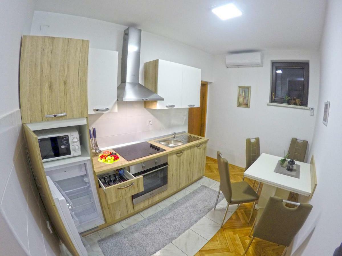 Apartmani Oletic 4* สเวติ มาร์ติน นา มูรี ภายนอก รูปภาพ